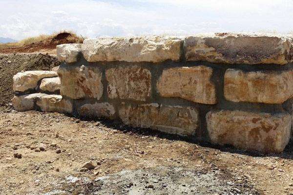 CONSTRUCTION OF STONE WALLS